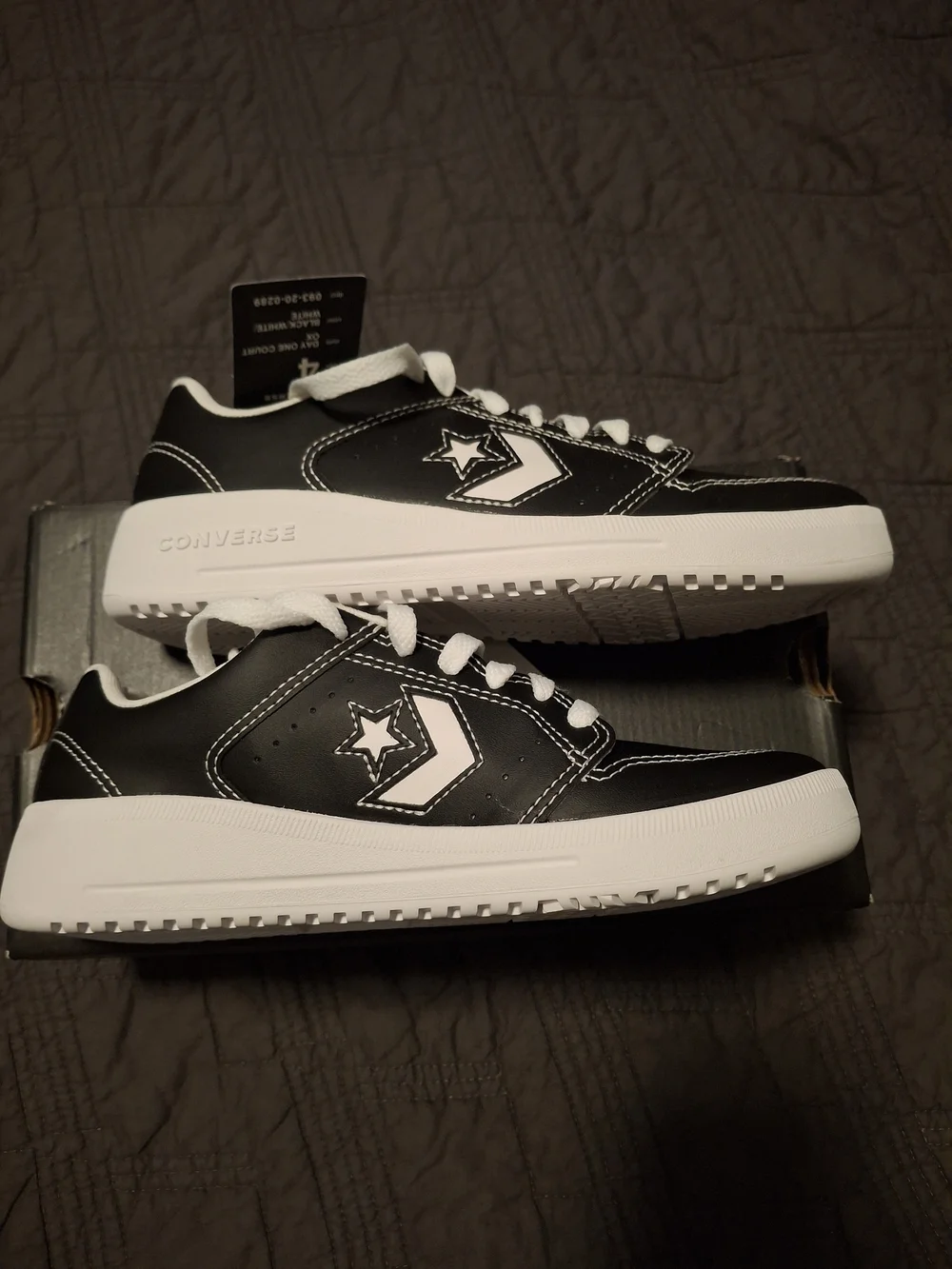 Converse Black & White Low-Top Sneakers Mens 4/ Womens 5.5